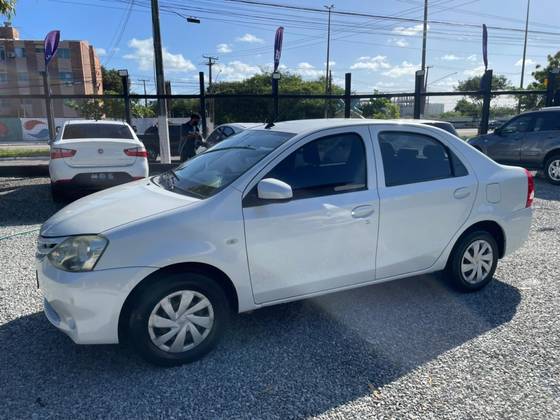 TOYOTA ETIOS 1.5 X SEDAN 16V FLEX 4P MANUAL TOYOTA ETIOS 1.5 X SEDAN 16V FLEX 4P MANUAL